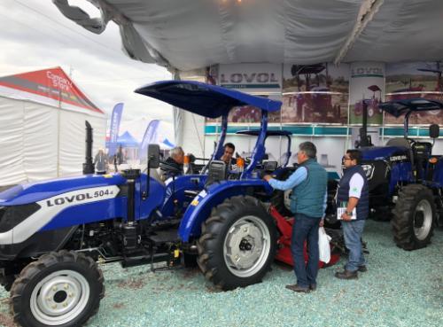 雷沃重工携多款高性能拖拉机亮相墨西哥瓜纳华托农业博览会